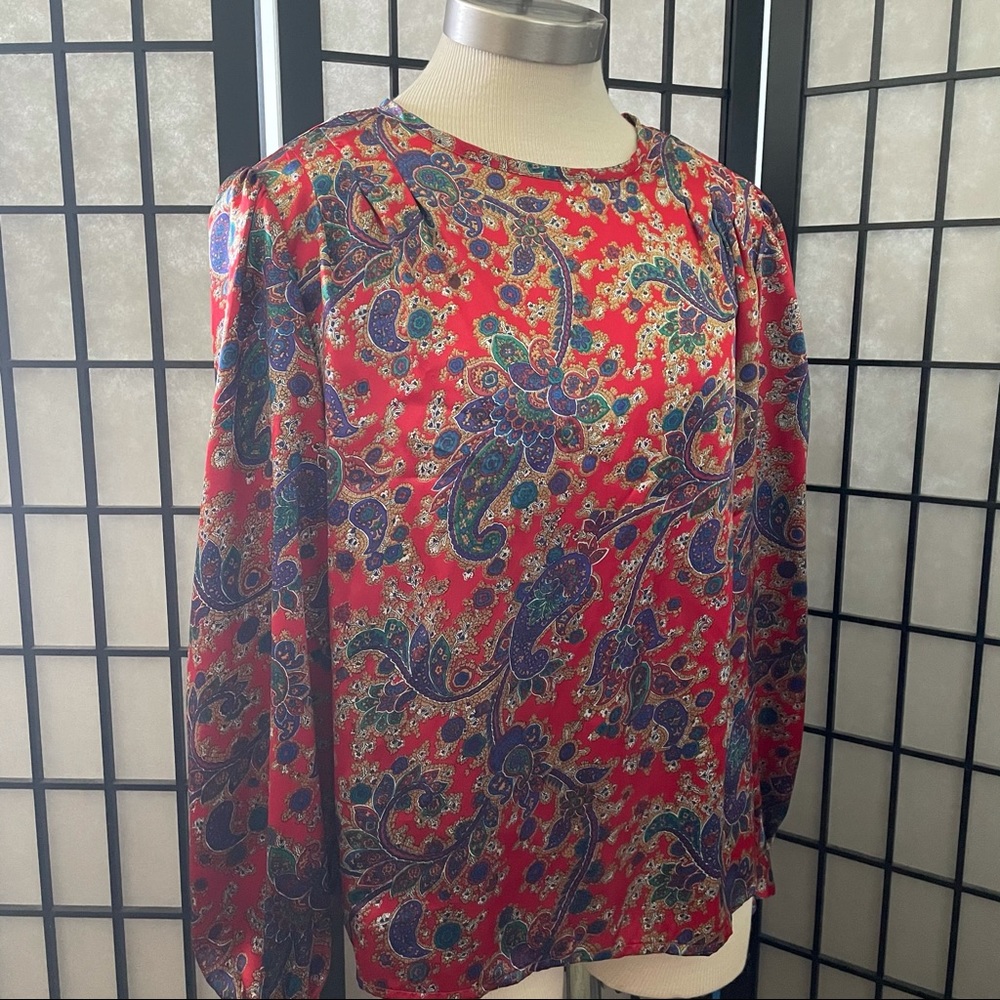 vintage blouse w/ shoulder pads
